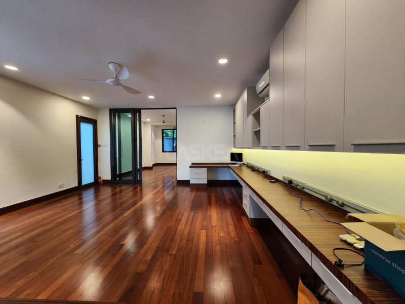 Seputeh Heights - 4 Storey Link Villa, Seputeh Kuala Lumpur. Below Market Price, Tastefully Renovated