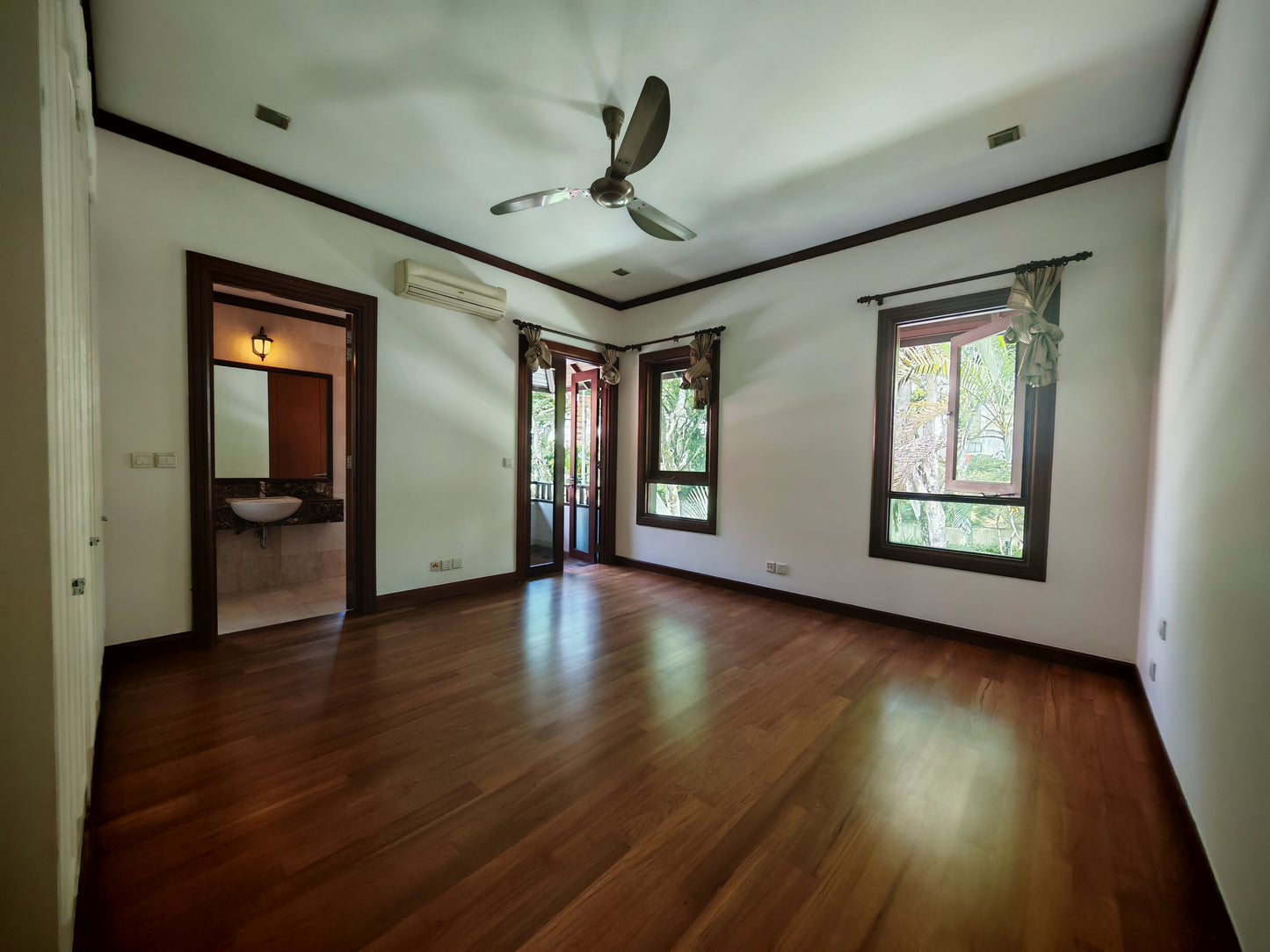 Luxury Bungalow Near KL Sentral & Mid Valley. Sri Bukit Persekutuan