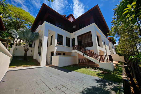 Luxury Bungalow Near KL Sentral & Mid Valley. Sri Bukit Persekutuan