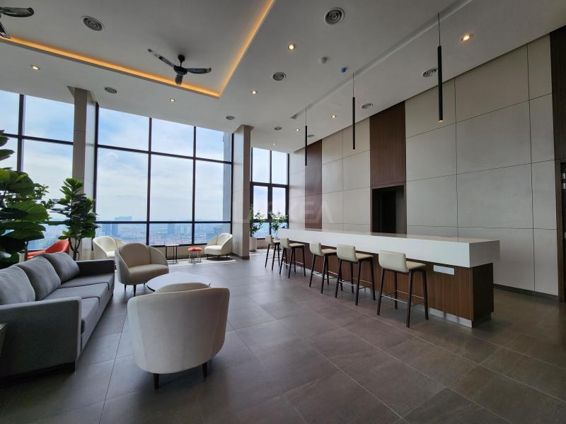 Sunway Serene - Tastefully Renovated and Furnished, Lake Facing below market price