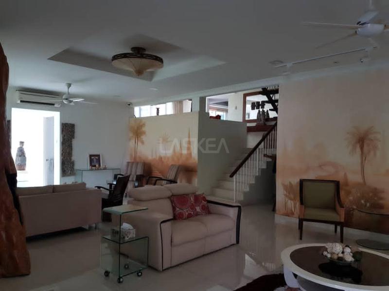 Bangsar, Bukit Bandaraya Juala Lumpur 2.5 Storey Renovated Bungalow Land Area 7,700sf Bu 7,100sf 7 Rooms 6 Baths RM5.5 Million Neg