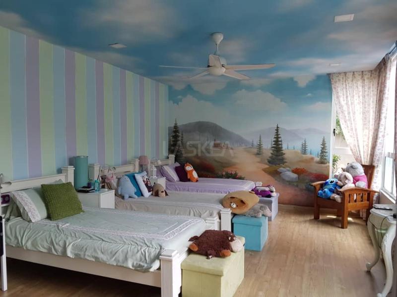 Bangsar, Bukit Bandaraya Juala Lumpur 2.5 Storey Renovated Bungalow Land Area 7,700sf Bu 7,100sf 7 Rooms 6 Baths RM5.5 Million Neg