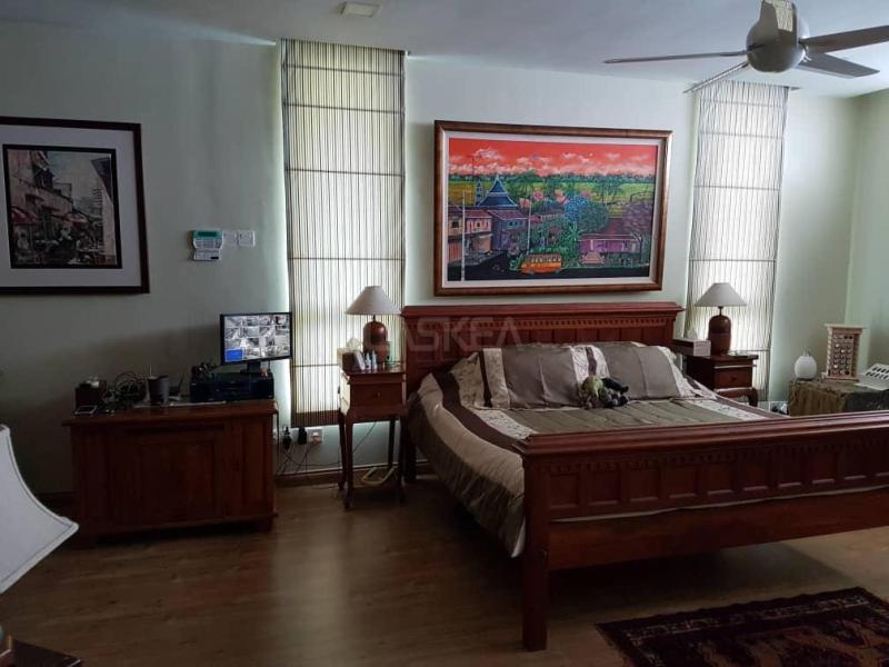 Bangsar, Bukit Bandaraya Juala Lumpur 2.5 Storey Renovated Bungalow Land Area 7,700sf Bu 7,100sf 7 Rooms 6 Baths RM5.5 Million Neg