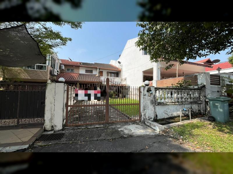 2 Storey Terrace House: Perfect for Renovation and Rebuilt.