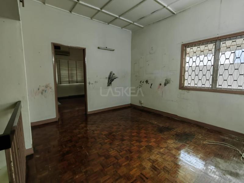 Hot Location, Facing North - 2 Storey Terrace Jalan Telawi, Bangsar Baru, Kuala Lumpur