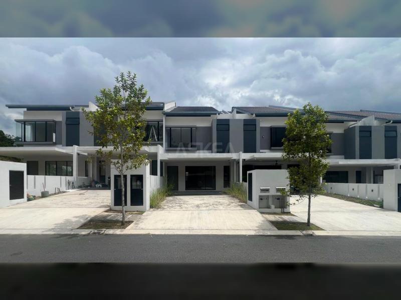 RESIDENSI LAMBAIAN DUA, KAJANG - WITH CLUBHOUSE FACILITIES