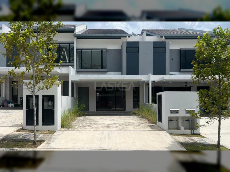 RESIDENSI LAMBAIAN DUA, KAJANG - WITH CLUBHOUSE FACILITIES
