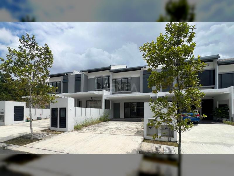 RESIDENSI LAMBAIAN DUA, KAJANG - WITH CLUBHOUSE FACILITIES