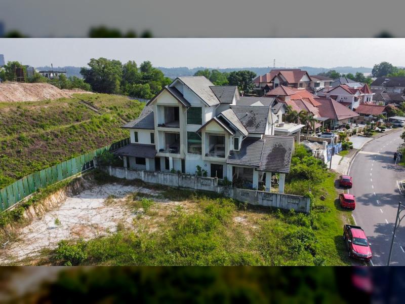 2.5 STOREY BUNGALOW HOUSE , PUTRA HILLS RESIDENCY - BANDAR SERI PUTRA KAJANG - 70% COMPLETED