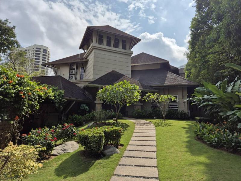 Bangsar Hill Bungalow, Kuala Lumpur | Modern Fully furnished Bungalow with huge Pool