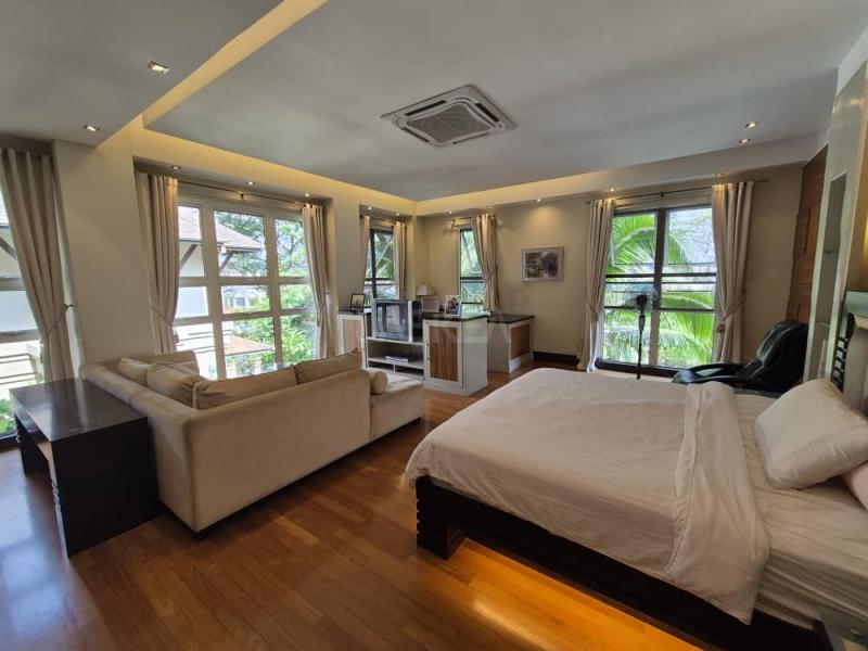 Bangsar Hill Bungalow, Kuala Lumpur | Modern Fully furnished Bungalow with huge Pool