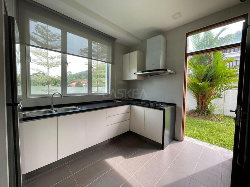 Corner Unit Brand New 3 Storey Semi D Villa Penchala in Kampung Sg Penchala KL