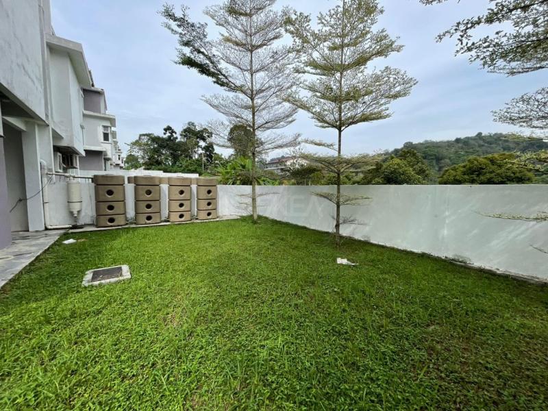 Corner Unit Brand New 3 Storey Semi D Villa Penchala in Kampung Sg Penchala KL