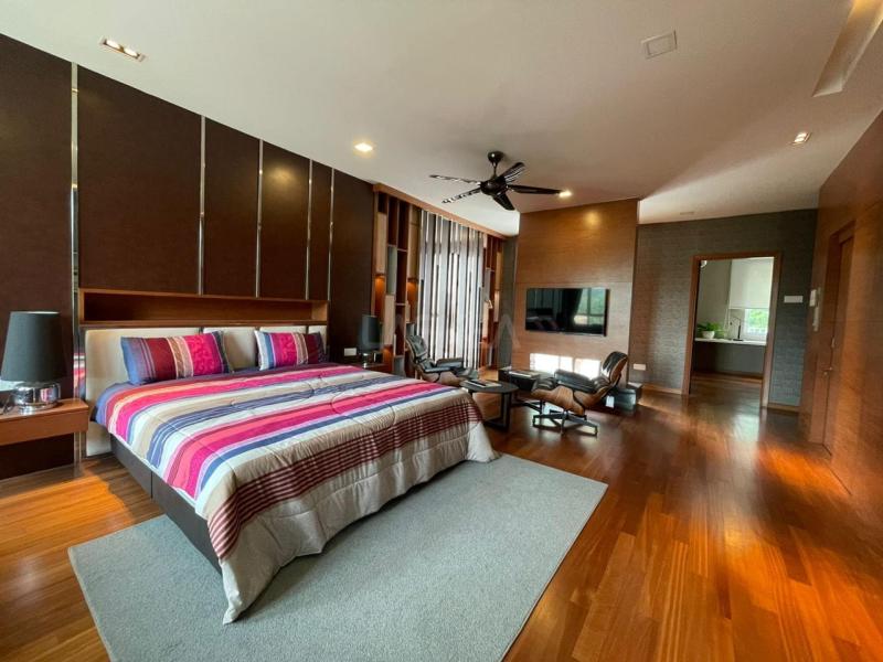 Corner Unit Brand New 3 Storey Semi D Villa Penchala in Kampung Sg Penchala KL