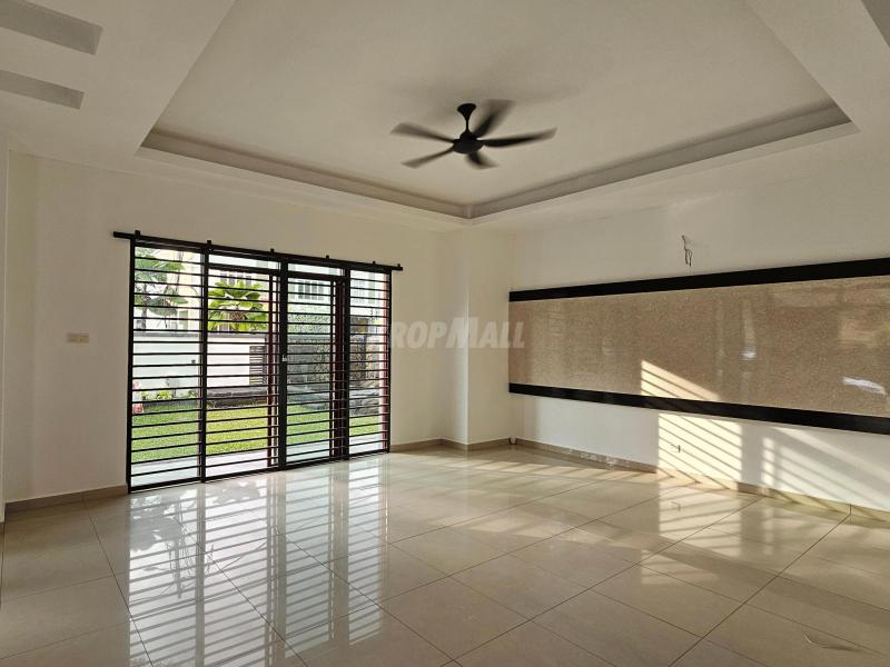 3.5 Storey Bungalow End Lot @ Taman Yarl OUG KL For Sale