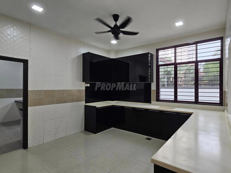 3.5 Storey Bungalow End Lot @ Taman Yarl OUG KL For Sale