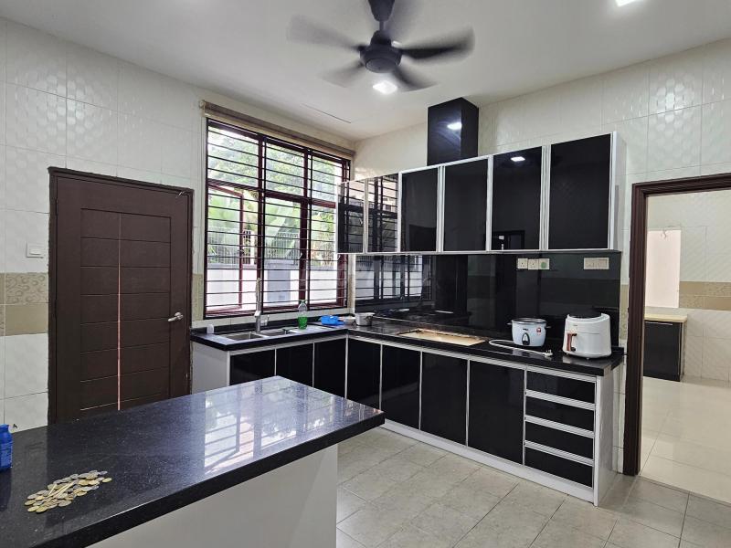 3.5 Storey Bungalow End Lot @ Taman Yarl OUG KL For Sale