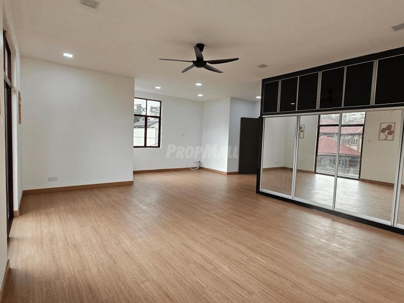 3.5 Storey Bungalow End Lot @ Taman Yarl OUG KL For Sale