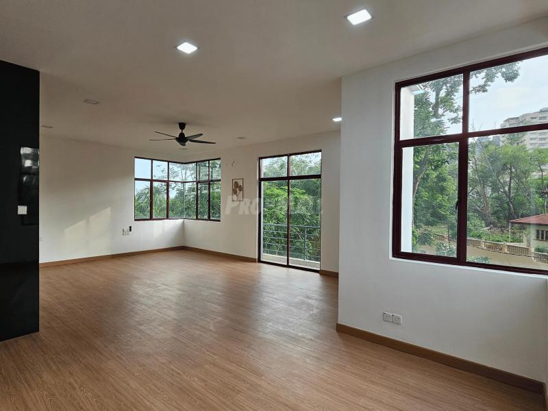 3.5 Storey Bungalow End Lot @ Taman Yarl OUG KL For Sale