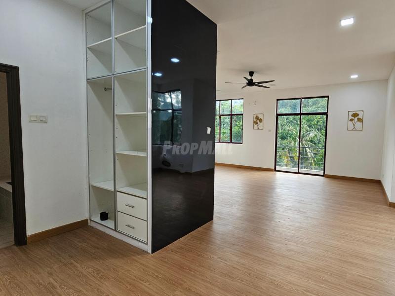 3.5 Storey Bungalow End Lot @ Taman Yarl OUG KL For Sale