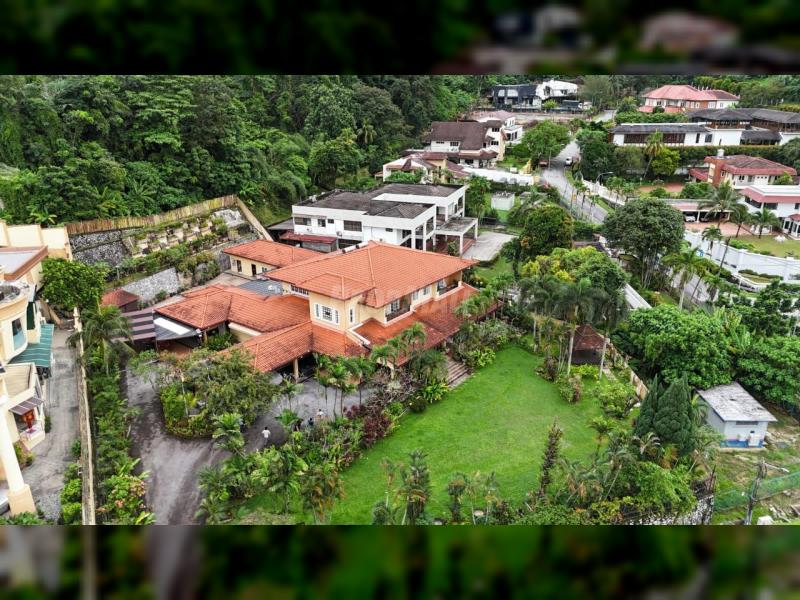 Freehold Bungalow with Huge Land Bukit Gasing, Petaling Jaya For Sale