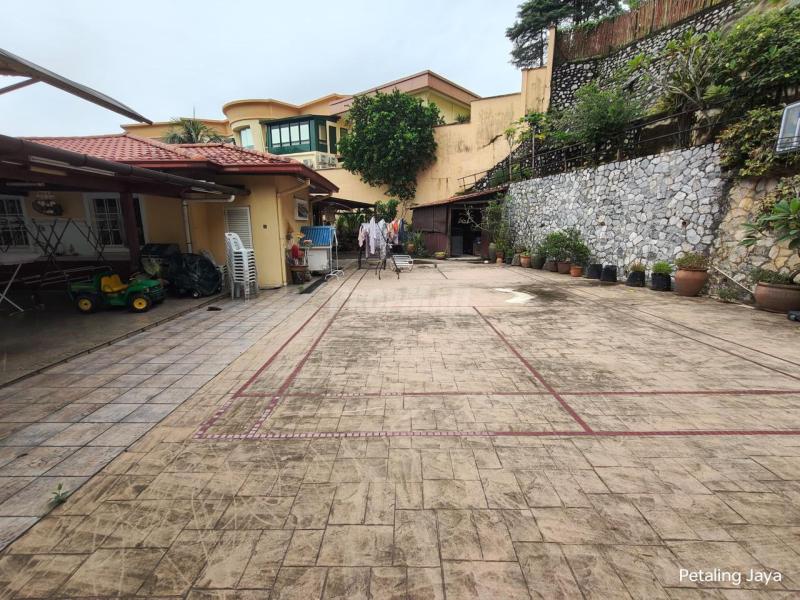 Freehold Bungalow with Huge Land Bukit Gasing, Petaling Jaya For Sale