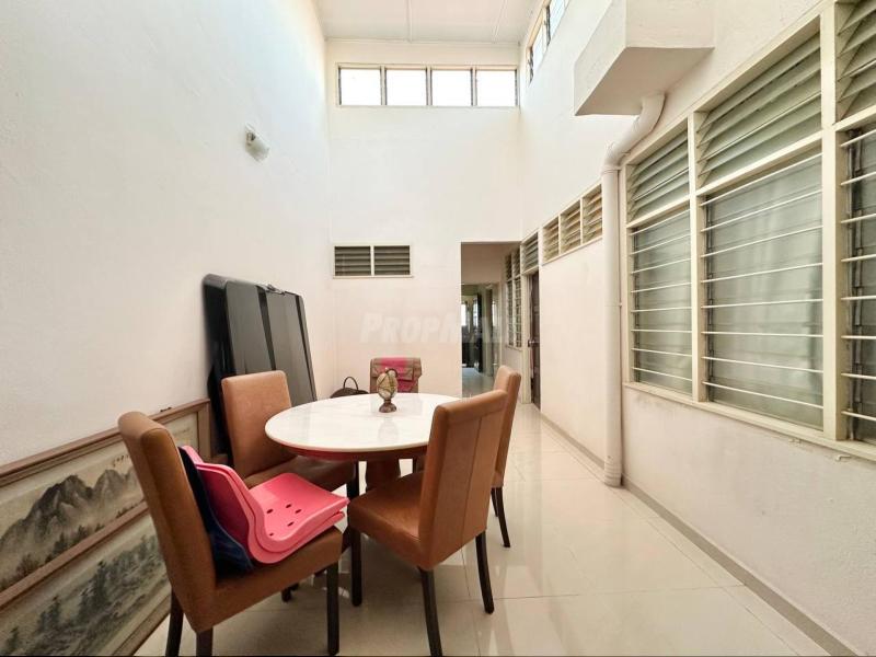 1-STOREY INTERMEDIATE LUCKY GARDEN @ BANGSAR FOR SALE !!!