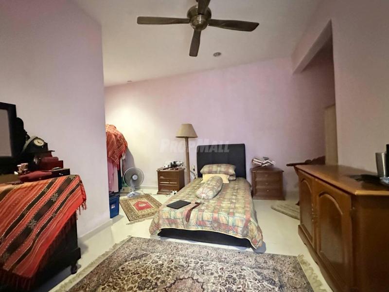 1-STOREY INTERMEDIATE LUCKY GARDEN @ BANGSAR FOR SALE !!!