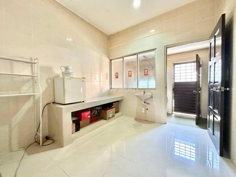 1-STOREY INTERMEDIATE LUCKY GARDEN @ BANGSAR FOR SALE !!!