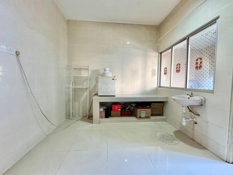 1-STOREY INTERMEDIATE LUCKY GARDEN @ BANGSAR FOR SALE !!!